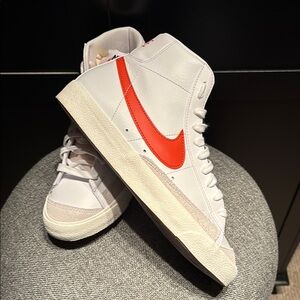 Nike Blazer Mid ‘77 Vintage Mens 9 Women’s 10.5 Orange-White-Sail